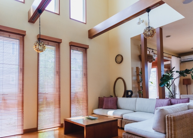 吹き抜けの暑さ・寒さの原因と対策とは？